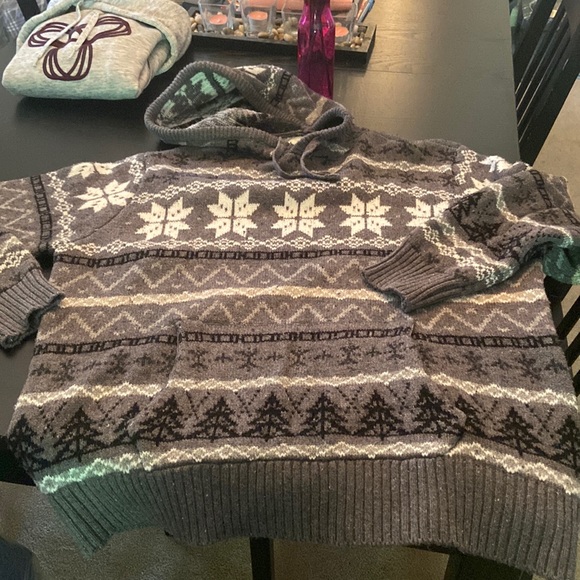 Men’s Grey American Eagle Size XL Holiday Sweater - Picture 2 of 7